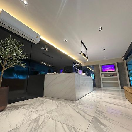 Ck2 Hotel Bangkok Bagian luar foto