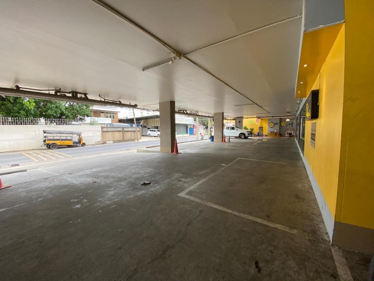 Ck2 Hotel Bangkok Bagian luar foto