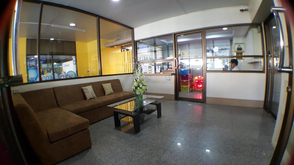 Ck2 Hotel Bangkok Bagian luar foto