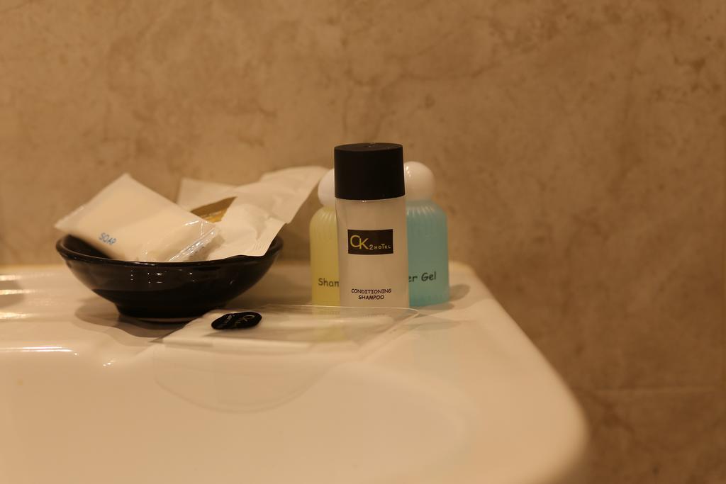 Ck2 Hotel Bangkok Bagian luar foto
