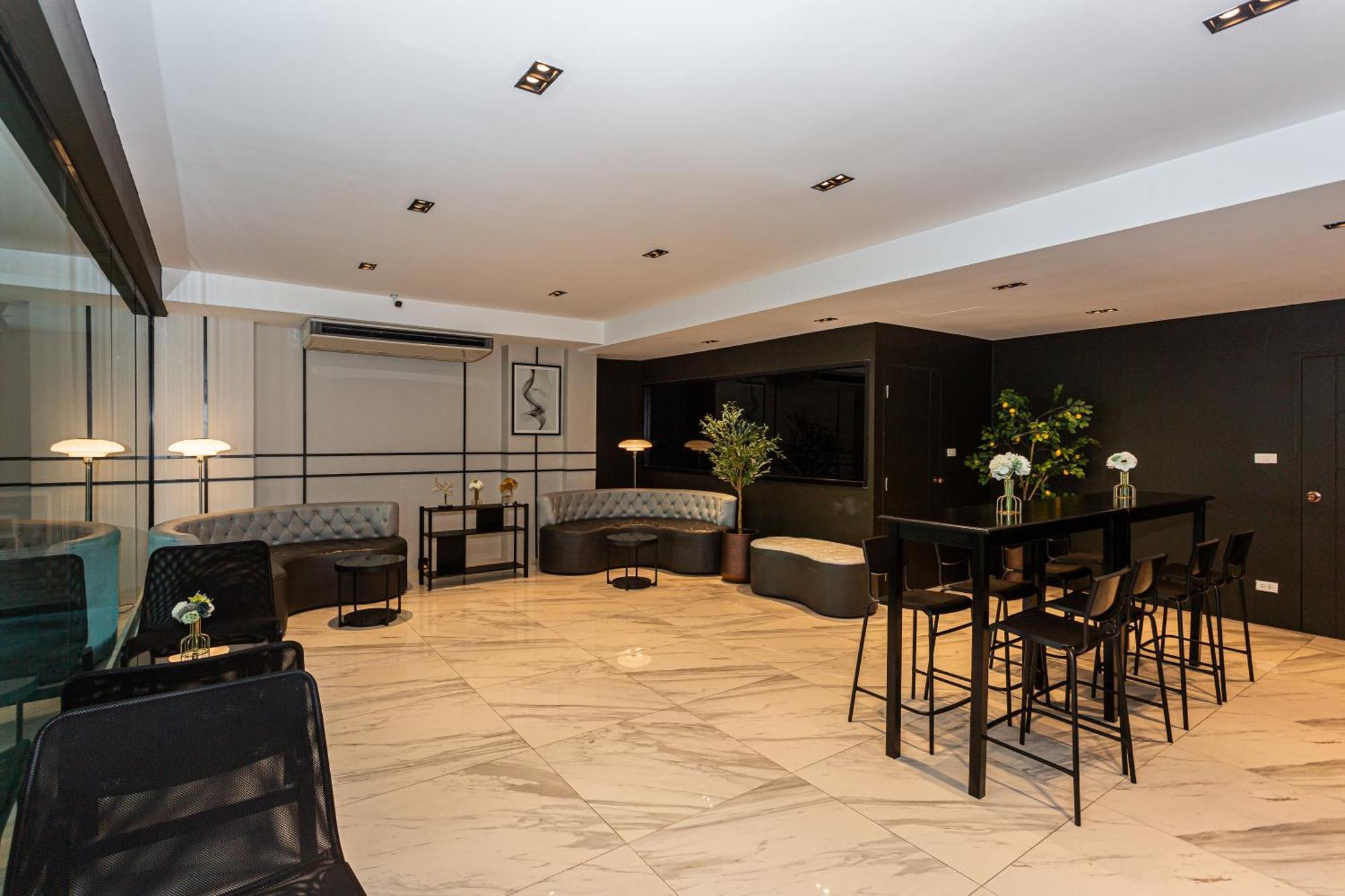 Ck2 Hotel Bangkok Bagian luar foto