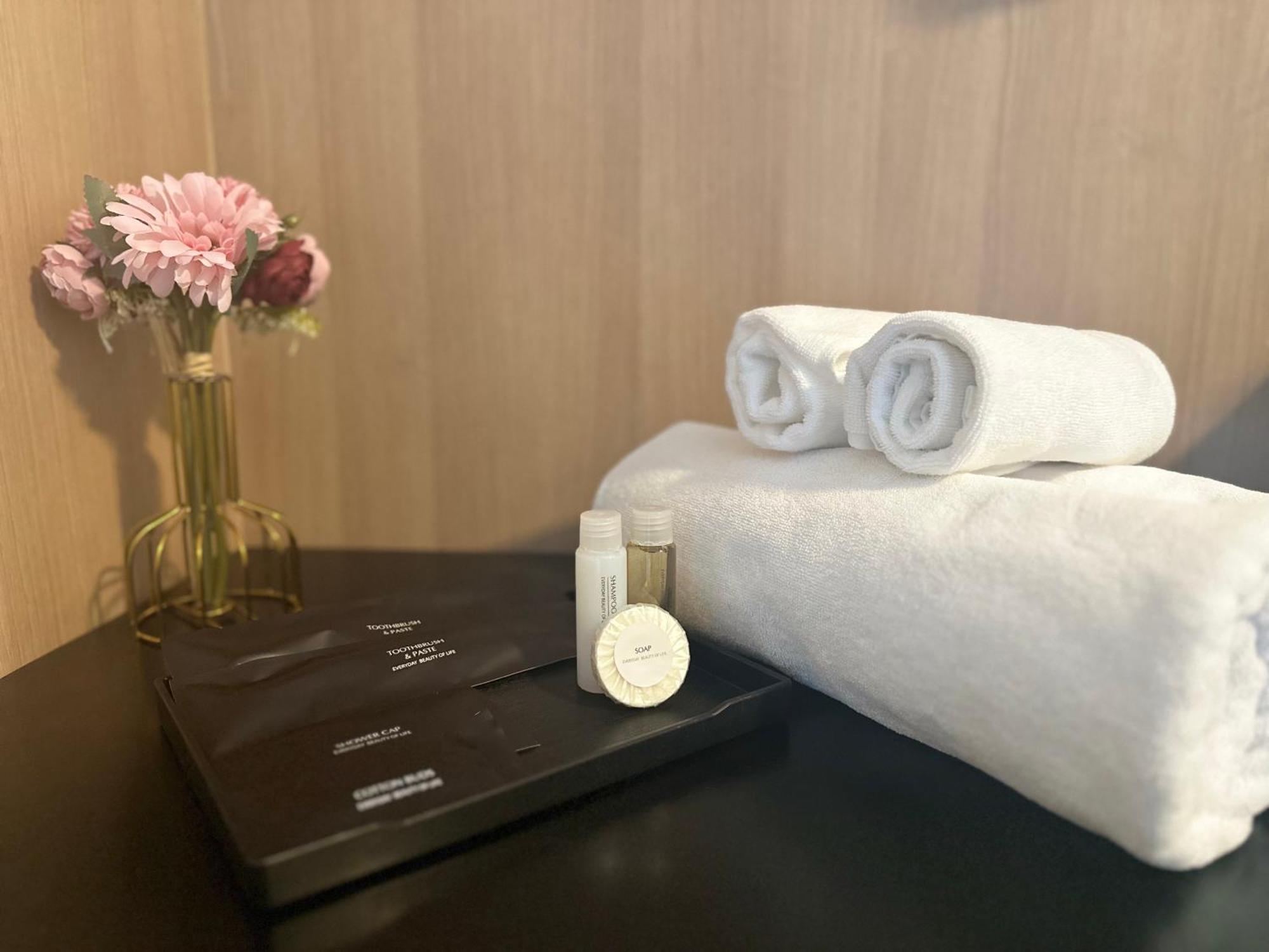Ck2 Hotel Bangkok Bagian luar foto