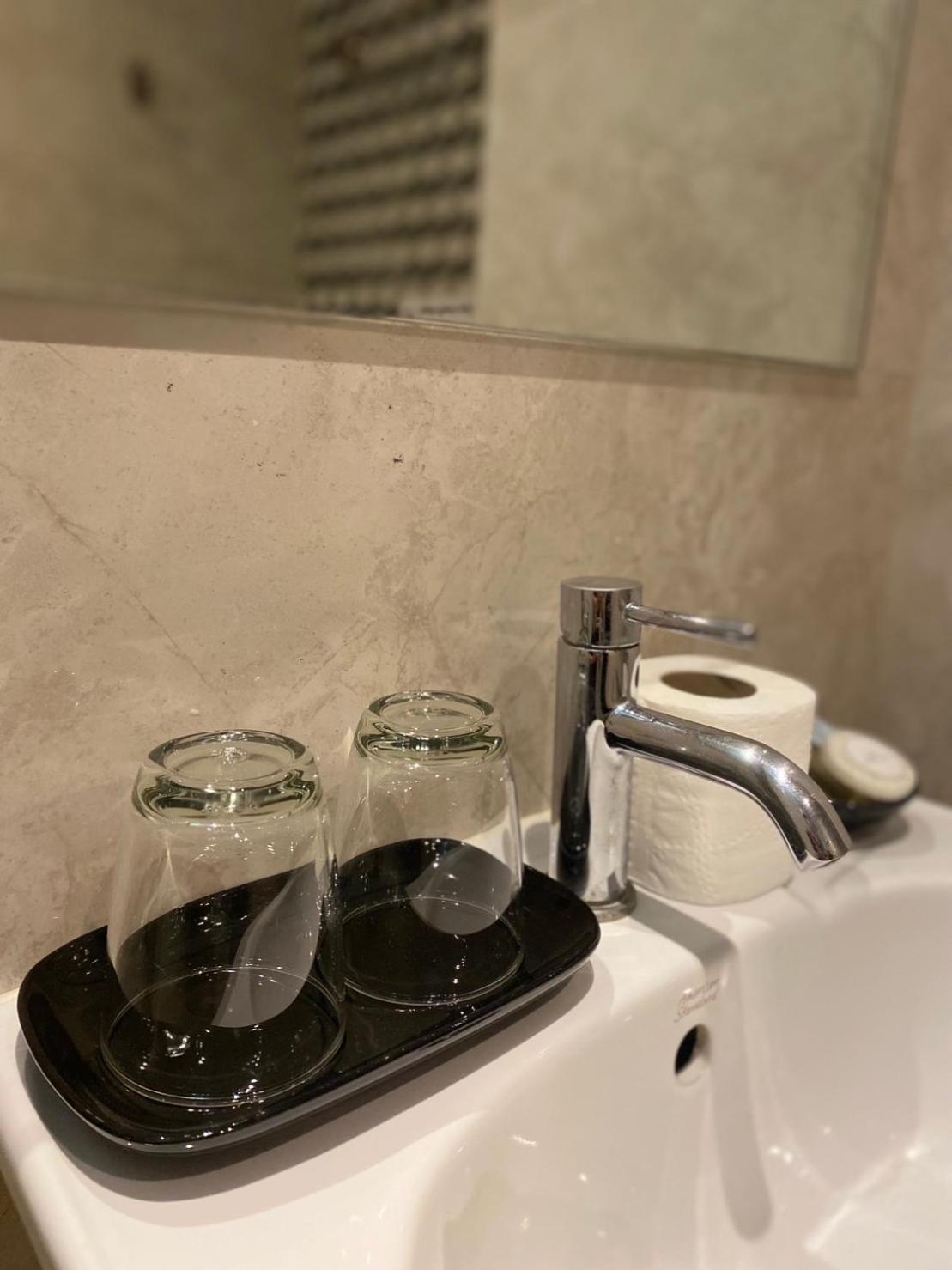 Ck2 Hotel Bangkok Bagian luar foto