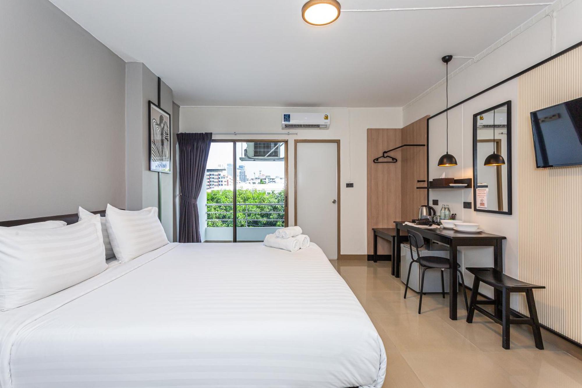 Ck2 Hotel Bangkok Bagian luar foto