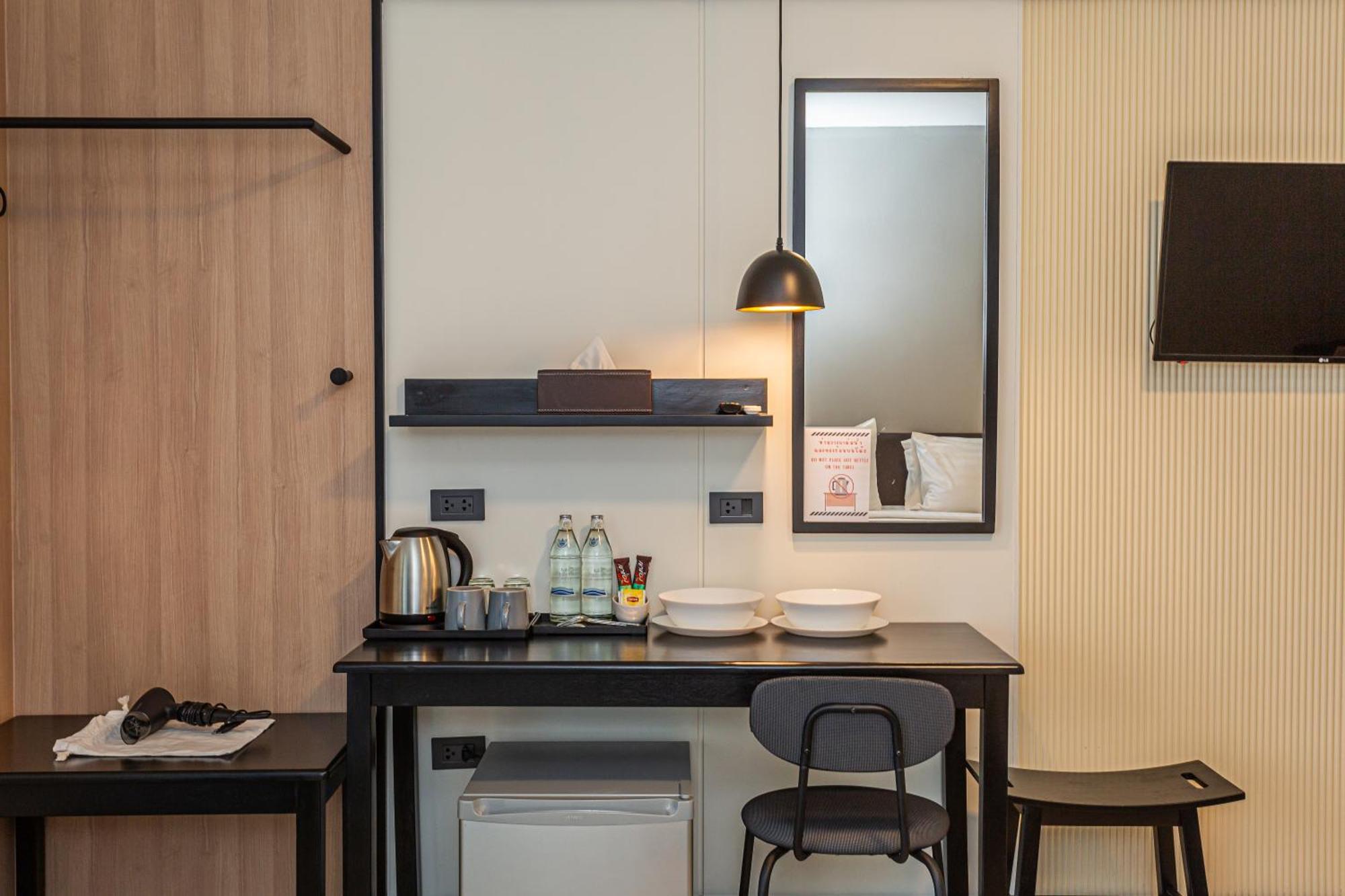 Ck2 Hotel Bangkok Bagian luar foto