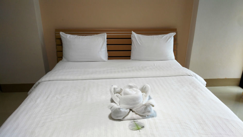 Ck2 Hotel Bangkok Bagian luar foto